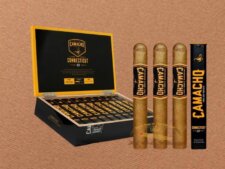 Camacho Connecticut Box-Pressed Tubos Toro được nén hình hộp, đầu điếu tròn